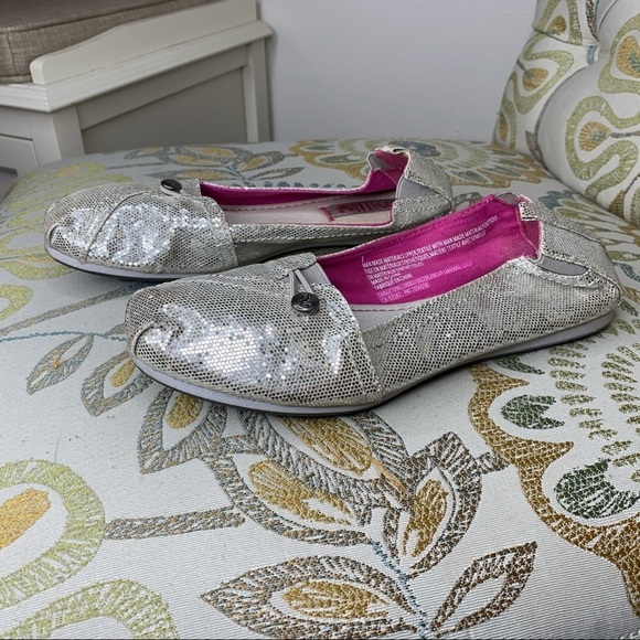 Mad Love Women's Silver Sparkle Glitter Flats Sz 7 - Picture 1 of 4